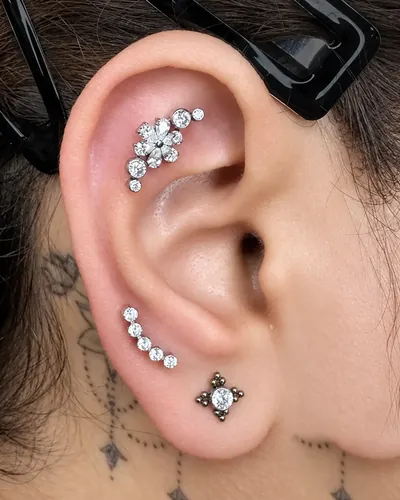 Helix cluster with stacked lobes at Rebel Tattoos, Sector 67 Gurgaon